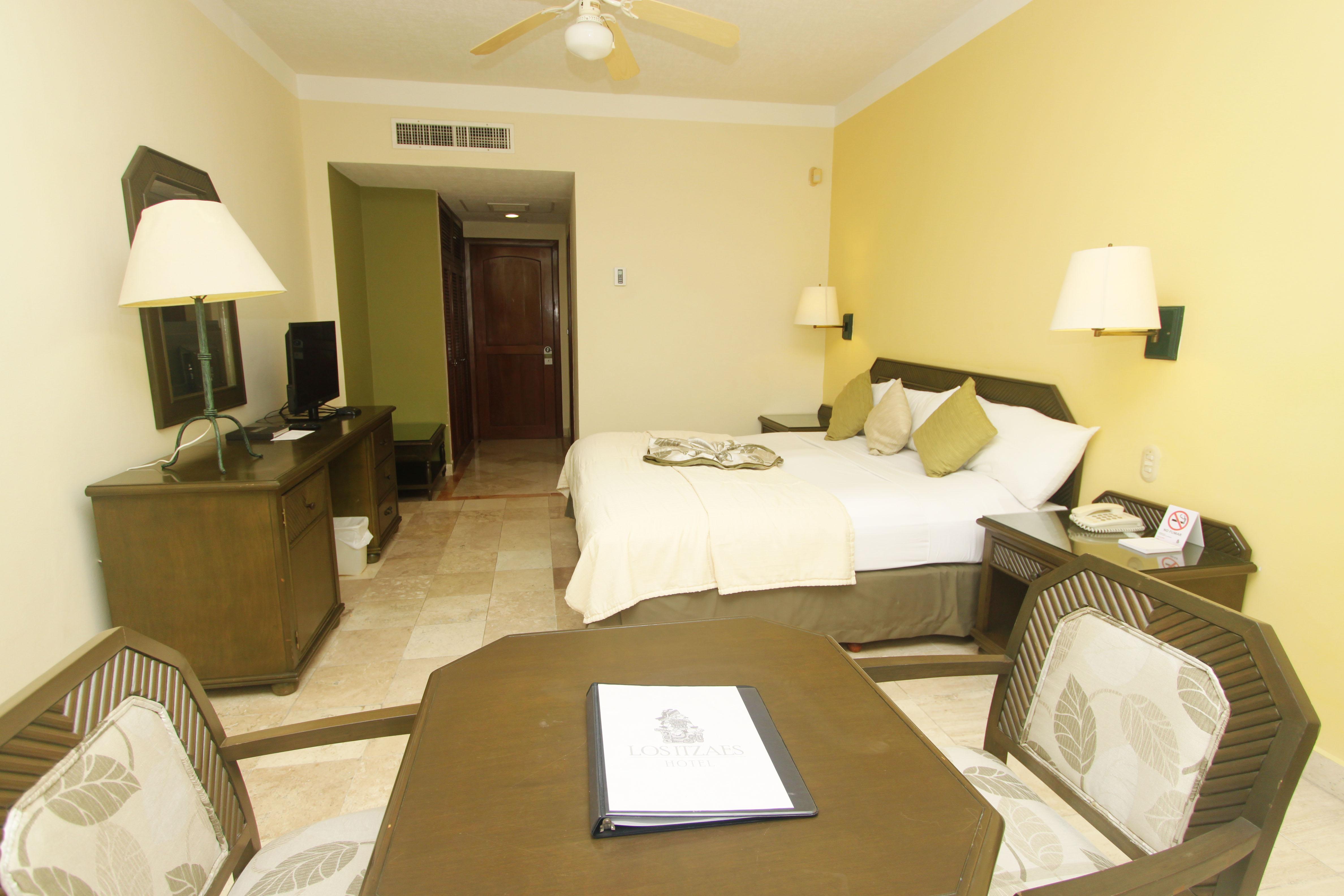 Hotel Los Itzaes By 5Th Av Плая дел Кармен Екстериор снимка