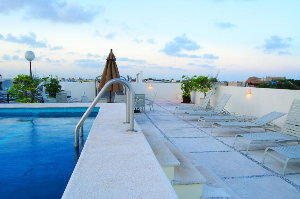 Hotel Los Itzaes By 5Th Av Плая дел Кармен Екстериор снимка