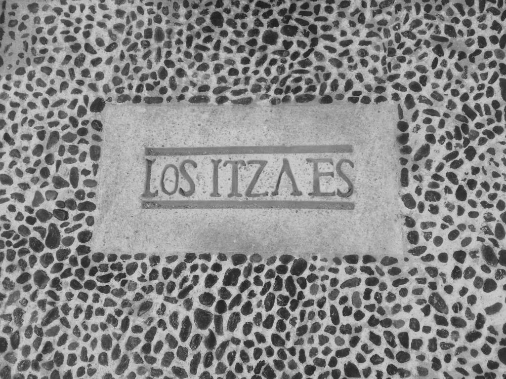 Hotel Los Itzaes By 5Th Av Плая дел Кармен Екстериор снимка